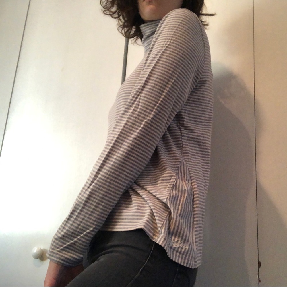 Stripped turtleneck tee